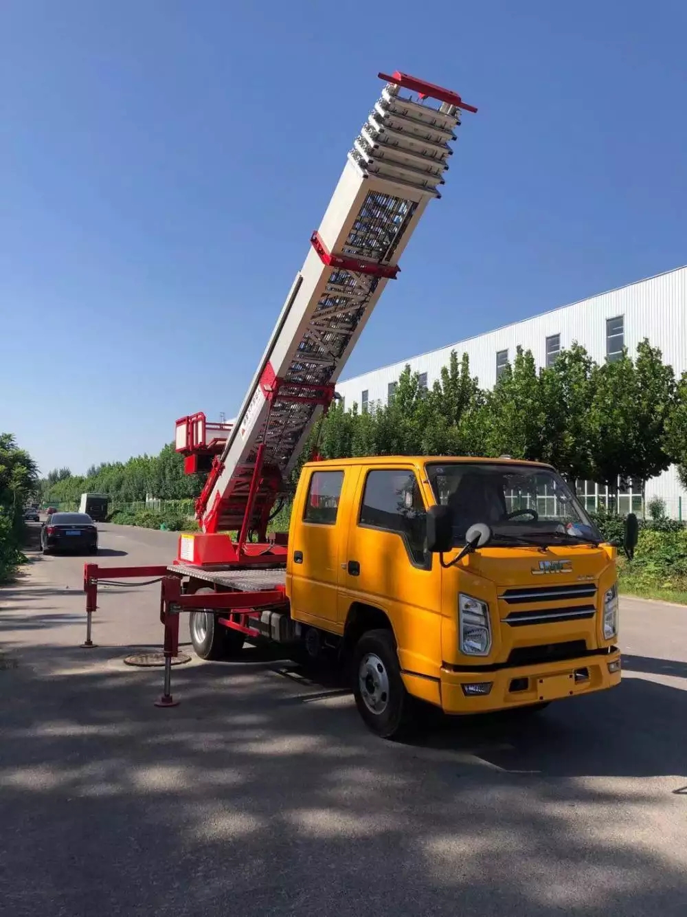 色达附近的云梯车出租服务：轻松解决高空作业需求