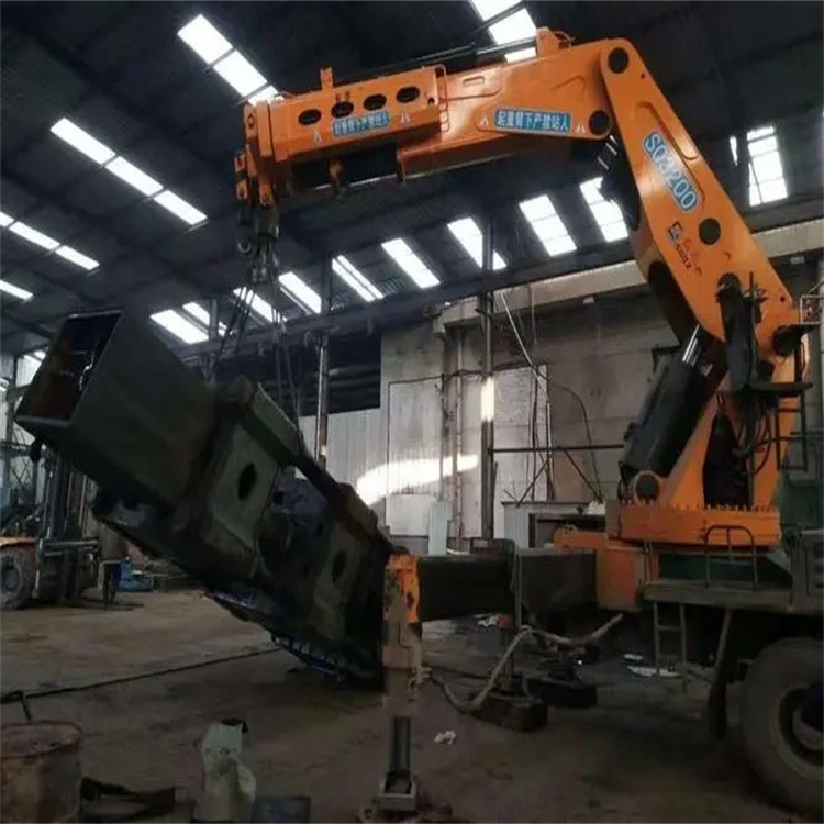 色达200吨折臂吊出租